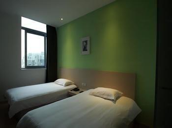 Motel 168 Shanghai Pudong Huinan Metro Station Tesco Eksteriør bilde