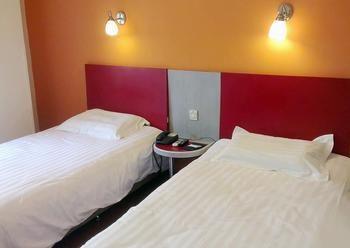 Motel 168 Shanghai Pudong Huinan Metro Station Tesco Eksteriør bilde