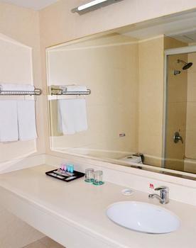 Motel 168 Shanghai Pudong Huinan Metro Station Tesco Eksteriør bilde