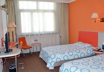 Motel 168 Shanghai Pudong Huinan Metro Station Tesco Eksteriør bilde