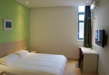 Motel 168 Shanghai Pudong Huinan Metro Station Tesco Eksteriør bilde